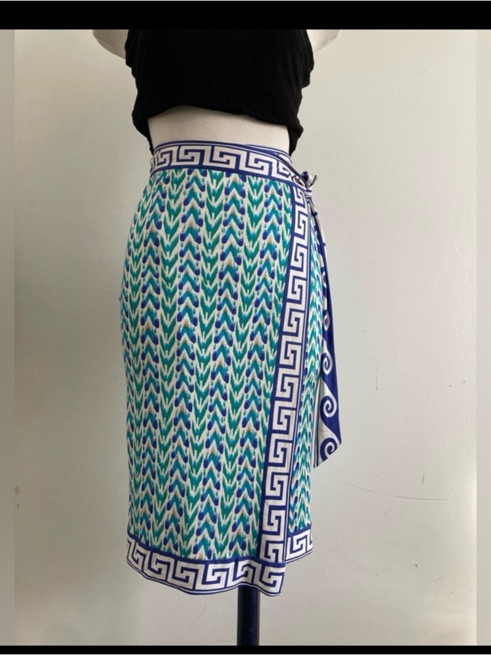 Diane Von Furstenberg Blue & Green Patterned Pencil Skirt